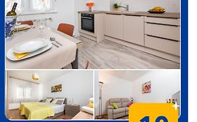 Apartment Vivid